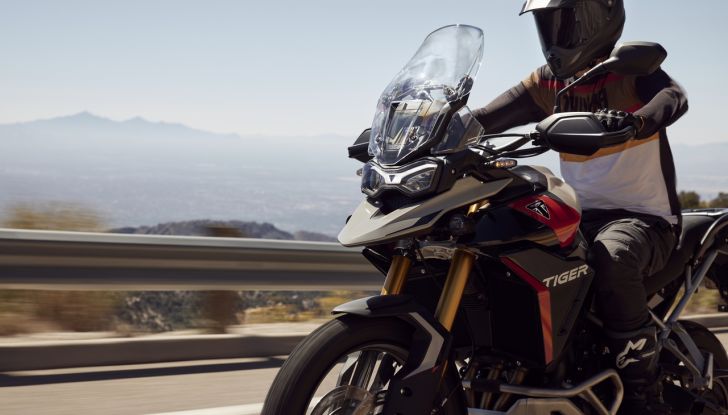 Triumph Tiger 900 2024: novità, design e caratteristiche tecniche - Foto 4 di 123