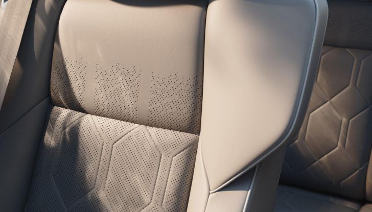 Volvo EM90: design, abitacolo, autonomia, caratteristiche e prestazioni - Foto 29 di 67