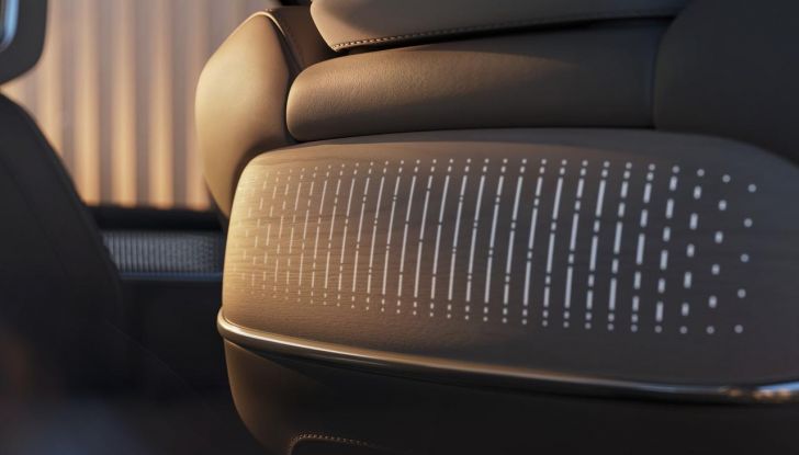 Volvo EM90: design, abitacolo, autonomia, caratteristiche e prestazioni - Foto 55 di 67