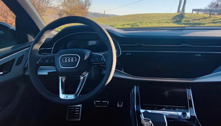 Audi Q8 2023: prova su strada e prezzi del restyling del SUV tedesco - Foto 15 di 22
