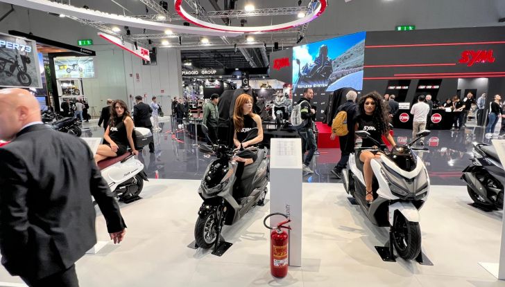 Le più belle ragazze di EICMA 2023 - Foto 12 di 17
