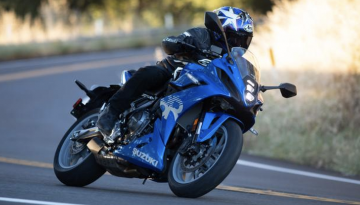 Suzuki GSX-8R “Tuned by JURI”: la moto ispirata a Street Fighter 6 - Foto 1 di 11