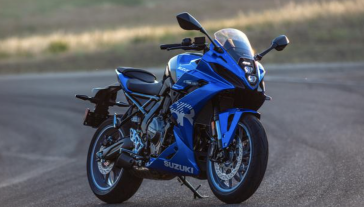 Suzuki GSX-8R “Tuned by JURI”: la moto ispirata a Street Fighter 6 - Foto 7 di 11