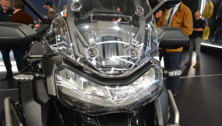 La gamma Modern Classics di Triumph si arricchisce con i modelli Speed 400 e Scrambler 400 X - Foto 17 di 55