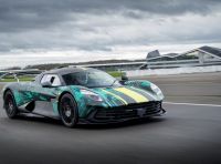 Aston Martin Valhalla: nuovi test in pista per l’hypercar ibrida