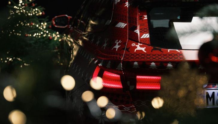 BMW M5 Touring 2025: gli ultimi teaser svelano nuovi dettagli sulla sw - Foto 3 di 15