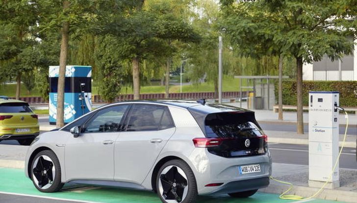 Auto elettrica e consumi: quanto costa guidarla - Foto 10 di 11
