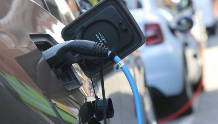 Consumi auto elettrica quanto costa guidarla
