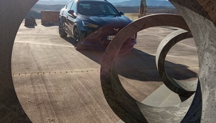 Cupra Formentor VZ5 BAT e Ateca Tribe Edition prova su strada e caratteristiche tecniche - Foto 21 di 25