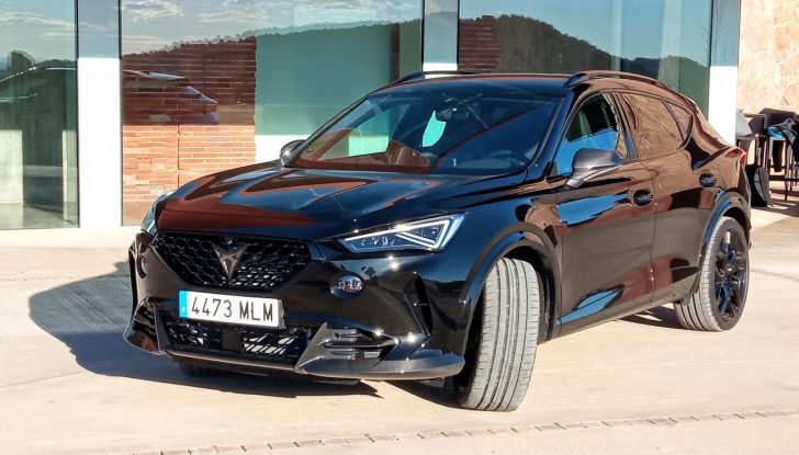 Cupra Formentor VZ5 BAT e Ateca Tribe Edition prova su strada e caratteristiche tecniche - Foto 23 di 25