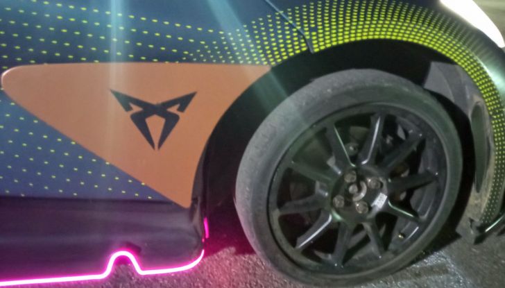 Cupra Formentor VZ5 BAT e Ateca Tribe Edition prova su strada e caratteristiche tecniche - Foto 25 di 25