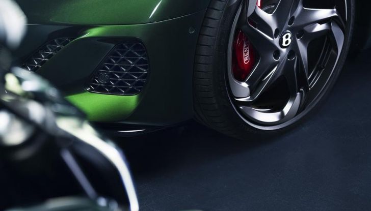 Ducati Diavel for Bentley: caratteristiche, design e motore della versione speciale - Foto 14 di 20