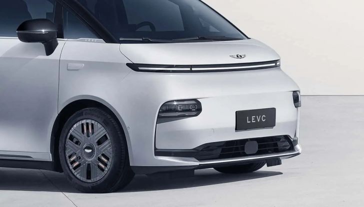 LEVC L380: il nuovo minivan elettrico del marchio dei taxi londinesi - Foto 1 di 3