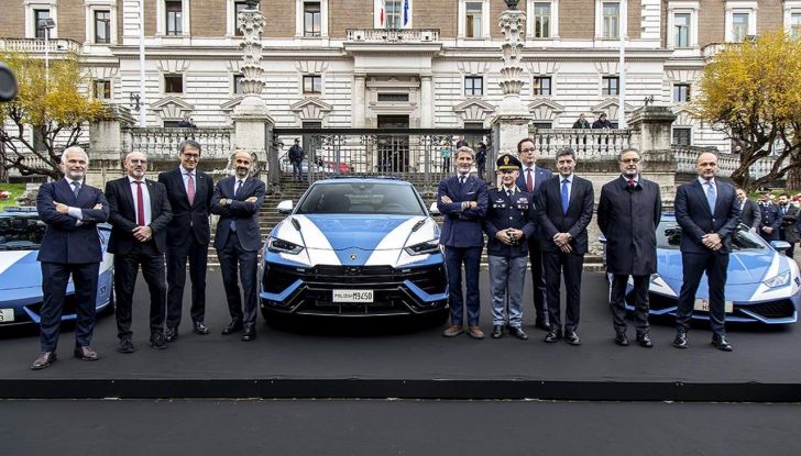 Lamborghini Urus Performante si arruola nella Polizia di Stato - Foto 11 di 17