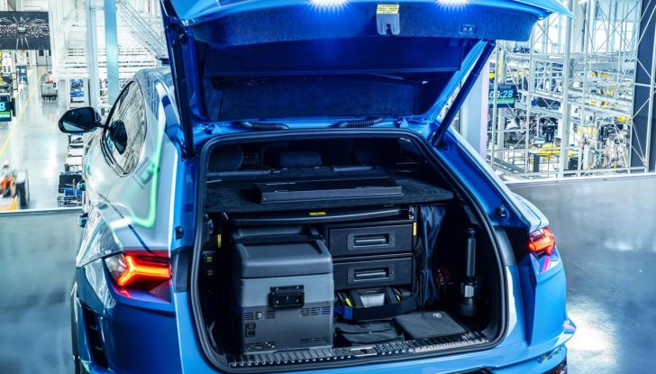 Lamborghini Urus Performante si arruola nella Polizia di Stato - Foto 16 di 17