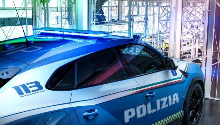 Lamborghini Urus Performante si arruola nella Polizia di Stato - Foto 3 di 17