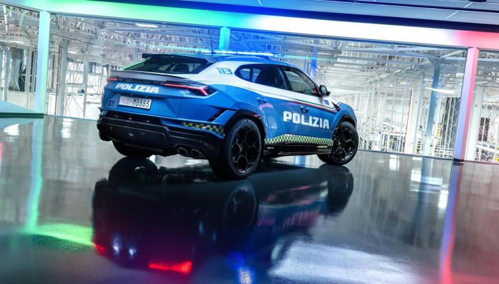 Lamborghini Urus Performante si arruola nella Polizia di Stato - Foto 4 di 17