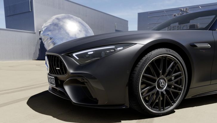 Mercedes-AMG SL 63 E Performance: caratteristiche, interni, design e prestazioni - Foto 18 di 19