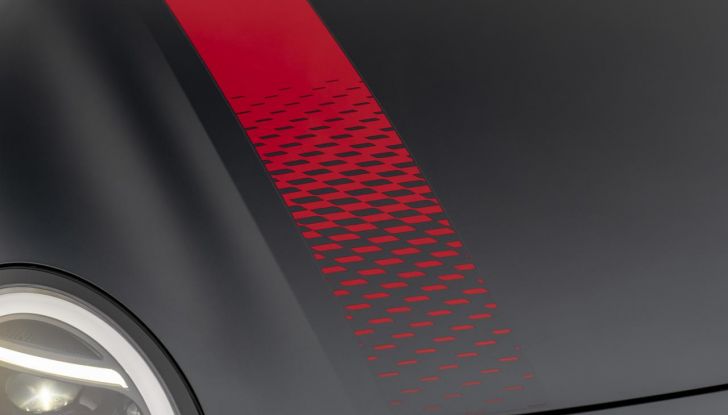 Mini Cooper SE JCW: caratteristiche, design, autonomia, motore e interni della nuova sportiva elettrica - Foto 36 di 51