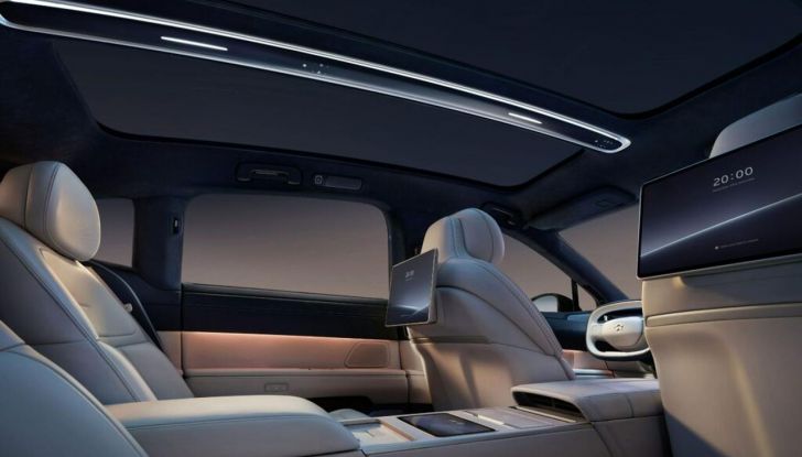 NIO ET9: caratteristiche, design e interni della nuova ammiraglia elettrica - Foto 28 di 41