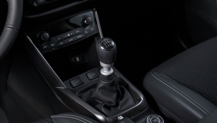 Suzuki Vitara Hybrid ed S-Cross Hybrid Yoru: caratteristiche, motore e dotazioni della versione speciale - Foto 30 di 132