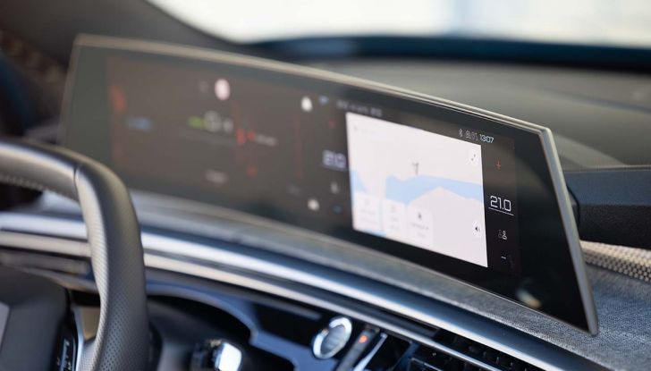 Peugeot E-3008 2024: caratteristiche, motorizzazioni e prezzi del nuovo SUV francese - Foto 16 di 22