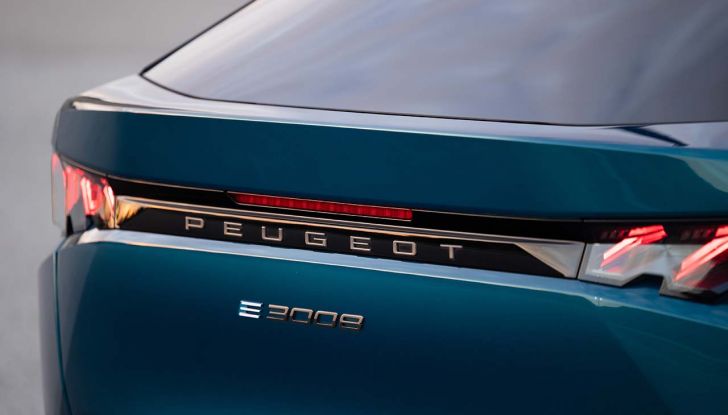 Peugeot E-3008 2024: caratteristiche, motorizzazioni e prezzi del nuovo SUV francese - Foto 21 di 22