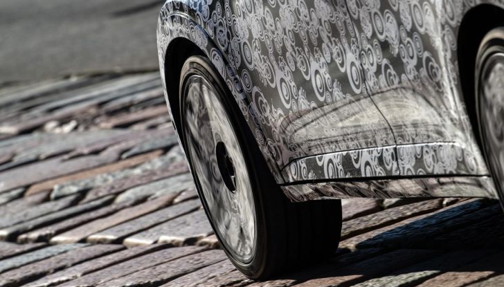 Abarth 600e: primo assaggio del nuovo crossover elettrico da 240 CV - Foto 5 di 15