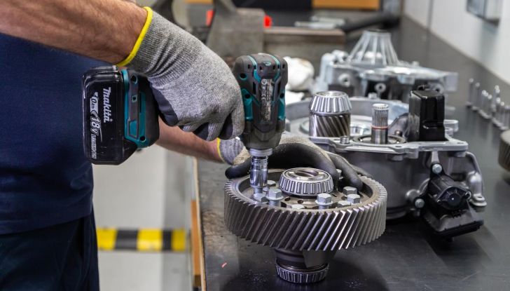 Abarth 600e: primo assaggio del nuovo crossover elettrico da 240 CV - Foto 15 di 15