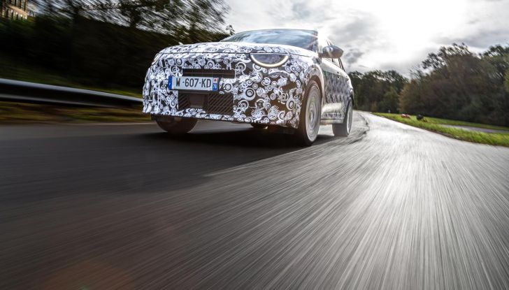 Abarth 600e: primo assaggio del nuovo crossover elettrico da 240 CV - Foto 3 di 15