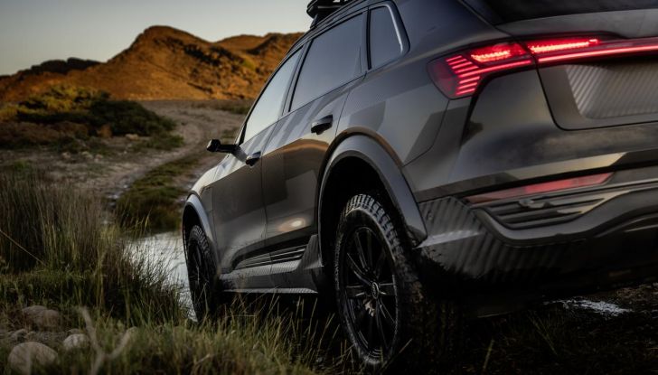Audi Q8 e-tron Edition Dakar: caratteristiche, prestazioni, autonomia, design e interni - Foto 15 di 22
