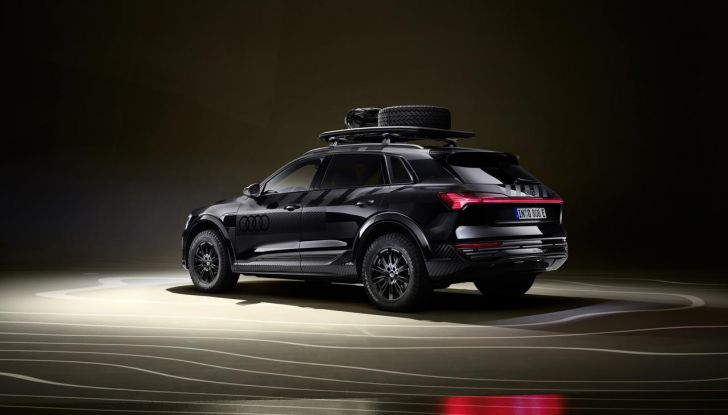 Audi Q8 e-tron Edition Dakar: caratteristiche, prestazioni, autonomia, design e interni - Foto 17 di 22