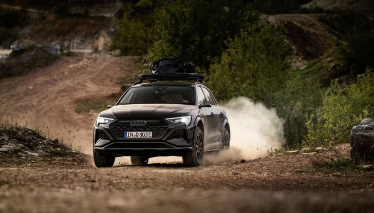 Audi Q8 e-tron Edition Dakar: caratteristiche, prestazioni, autonomia, design e interni - Foto 7 di 22