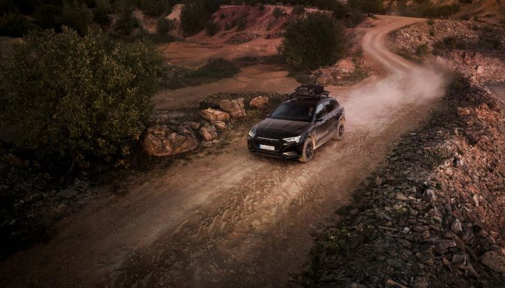 Audi Q8 e-tron Edition Dakar: caratteristiche, prestazioni, autonomia, design e interni - Foto 10 di 22