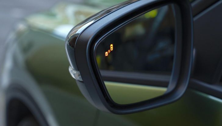 Ford Kuga 2025: caratteristiche, versioni, design e motori del nuovo restyling - Foto 12 di 24