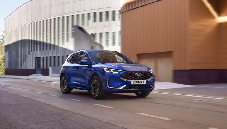 Ford Kuga 2025: caratteristiche, versioni, design e motori del nuovo restyling - Foto 8 di 24