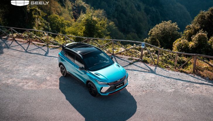 Geely prevede un boom di vendite di auto elettriche e ibride plug-in nel 2024 - Foto 9 di 9