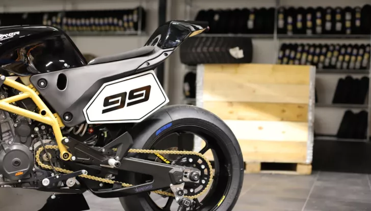 Kramer Super Hooligan Concept: la Ktm 890 con i muscoli - Foto 12 di 12