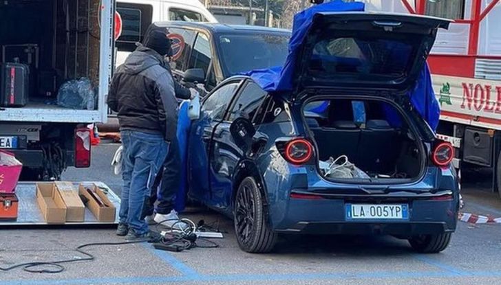 Lancia Ypsilon 2025: ecco la nuova generazione senza veli - Foto 4 di 8