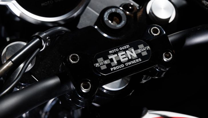 Moto Guzzi V7 Stone Ten: la nuova icona nel panorama delle roadster - Foto 7 di 8