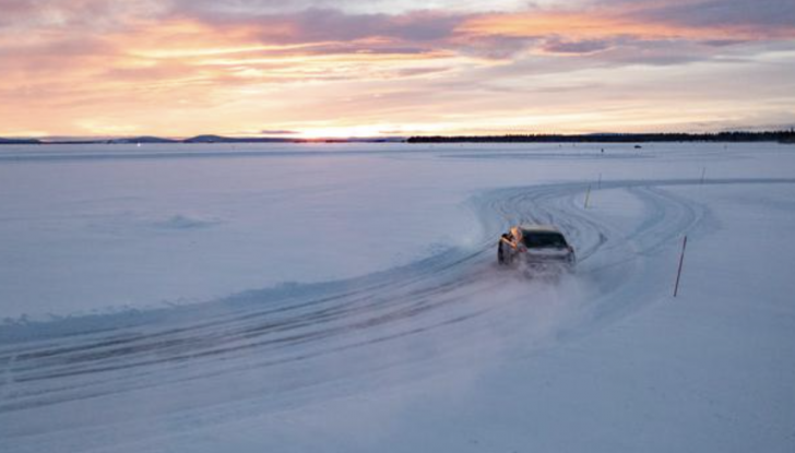 Nuova Porsche Macan elettrica, proseguono i test - Foto 6 di 7