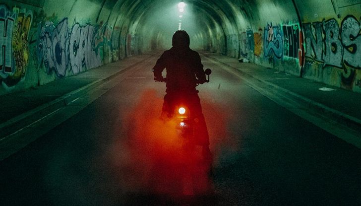 Royal Enfield Shotgun 650: debutta la nuova custom retro-futuristica - Foto 15 di 16