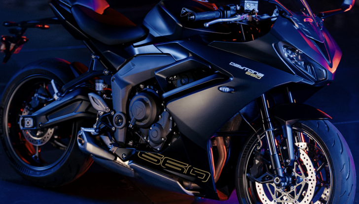 Nuova Triumph Daytona 660 caratteristiche tecniche, colori e prezzi - Foto 1 di 14