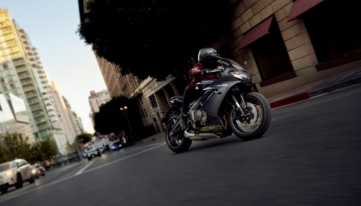 Nuova Triumph Daytona 660 caratteristiche tecniche, colori e prezzi - Foto 9 di 14