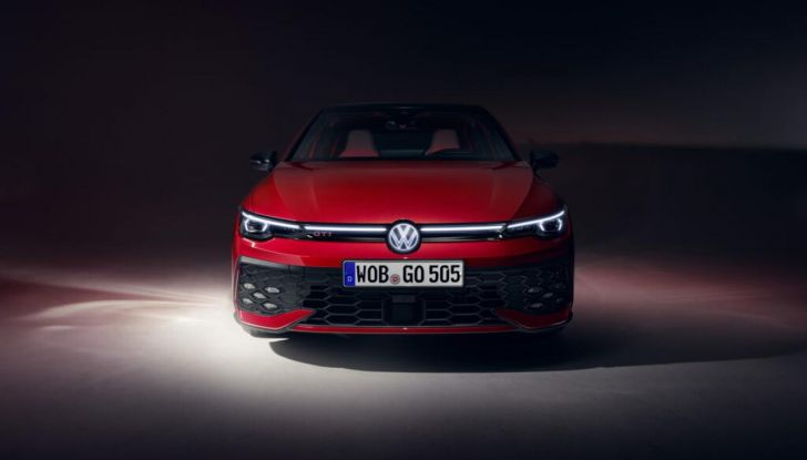 Volkswagen Golf 2025: partita la produzione in serie - Foto 14 di 92