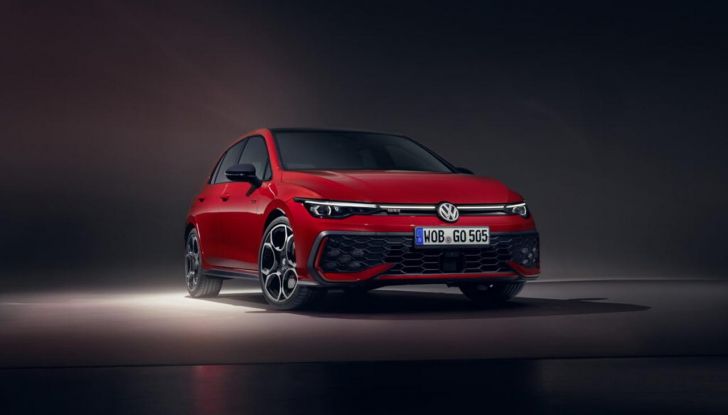 Volkswagen Golf 2025: partita la produzione in serie - Foto 26 di 92