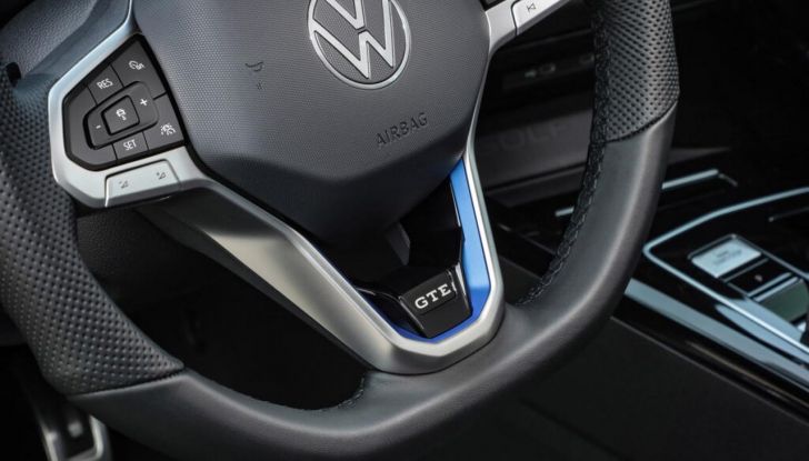 Volkswagen Golf 2025: partita la produzione in serie - Foto 39 di 92