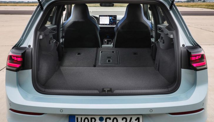 Volkswagen Golf 2025: partita la produzione in serie - Foto 45 di 92