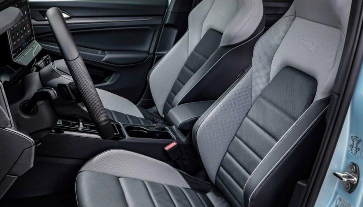 Volkswagen Golf 2025: partita la produzione in serie - Foto 46 di 92