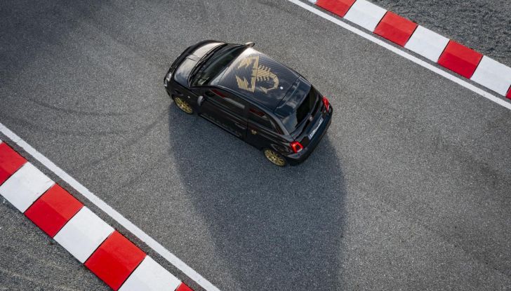 Abarth 695 75° Anniversario: debutta la nuova serie speciale a tiratura limitata - Foto 35 di 58